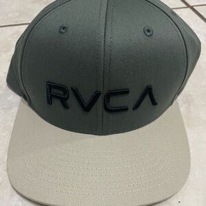 RVCA Two-Tone Flat Brim Snapback - Olive & Khaki (boys)
